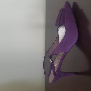 New 3 1/4in purple Suede Versani heels Italian made